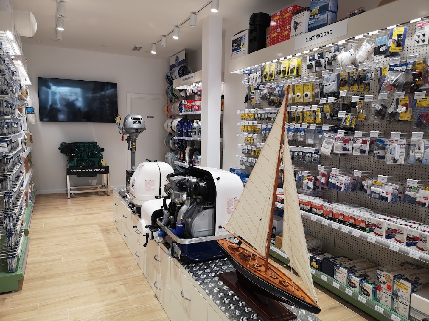 SUMINISTROS NÁUTICOS ANCOMARO 8